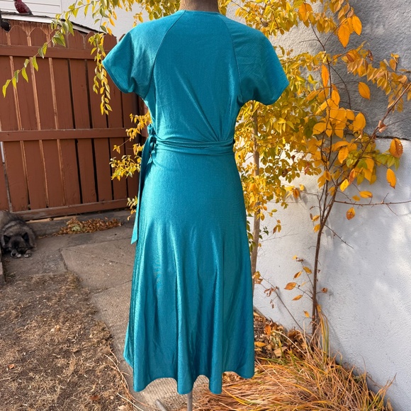 Gorgeous Vintage 70s Teal shimmer wrap dress - Picture 2 of 7